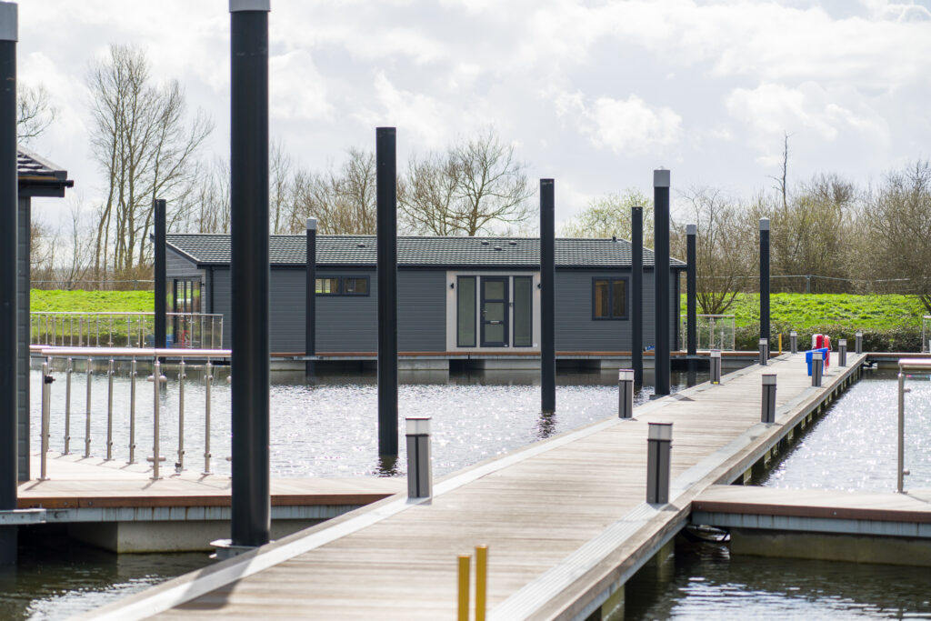 Floating home at Upton Lake