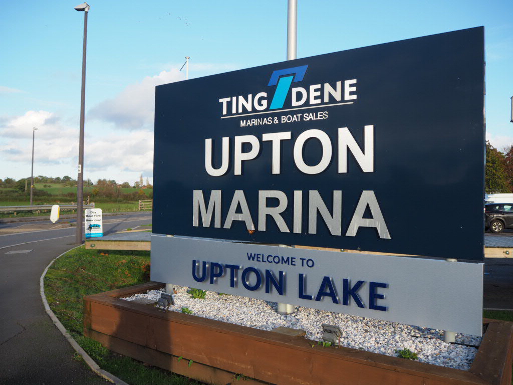 Upton Lake & Marina Sign